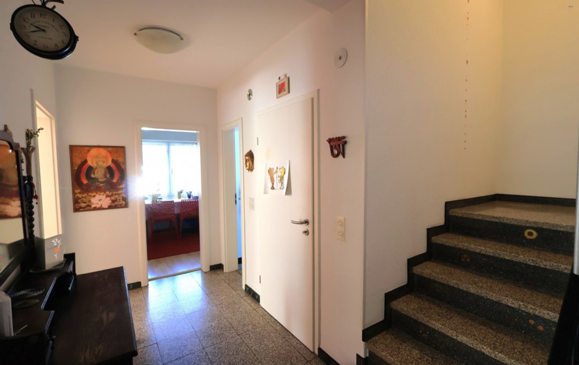Hausflur rechts EG