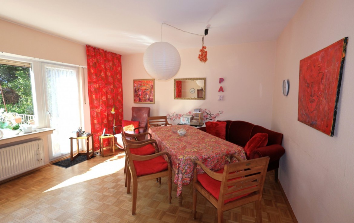 Wohnzimmer rechts EG