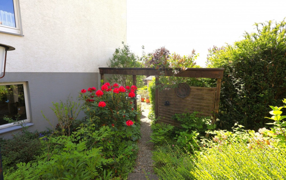 Gartennebeneingang