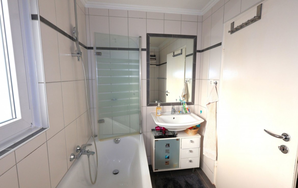 Badezimmer EG Wanne