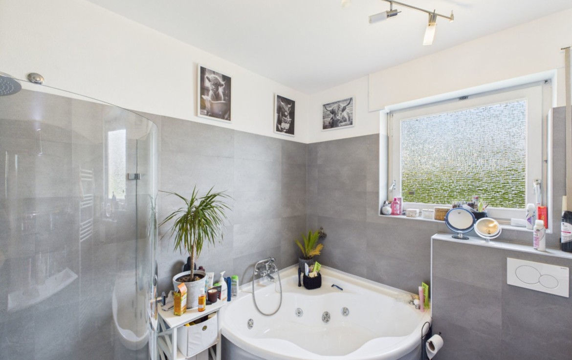 Badezimmer EG