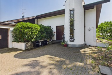 Hof und Eingang