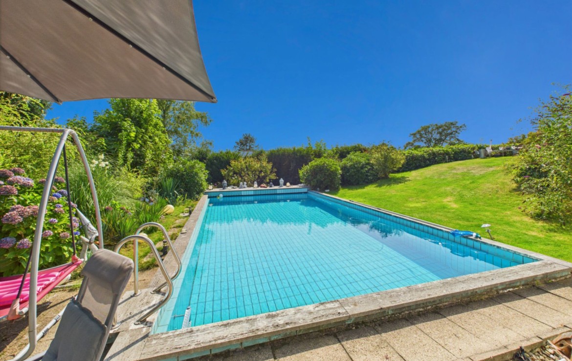 Pool von Nebenterrasse