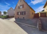 Hausfront mit Garage