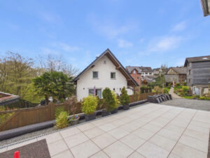 auf die Terrasse