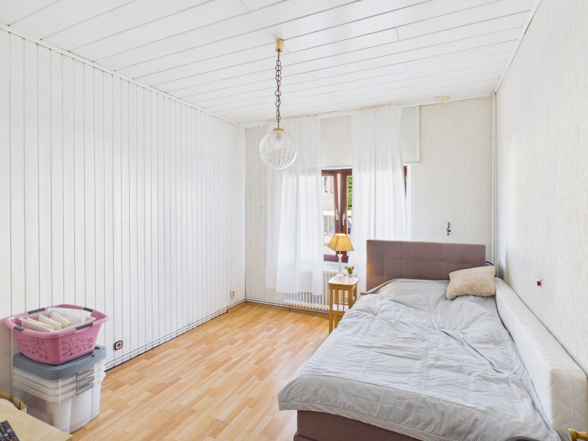 Büro / Kinderzimmer EG